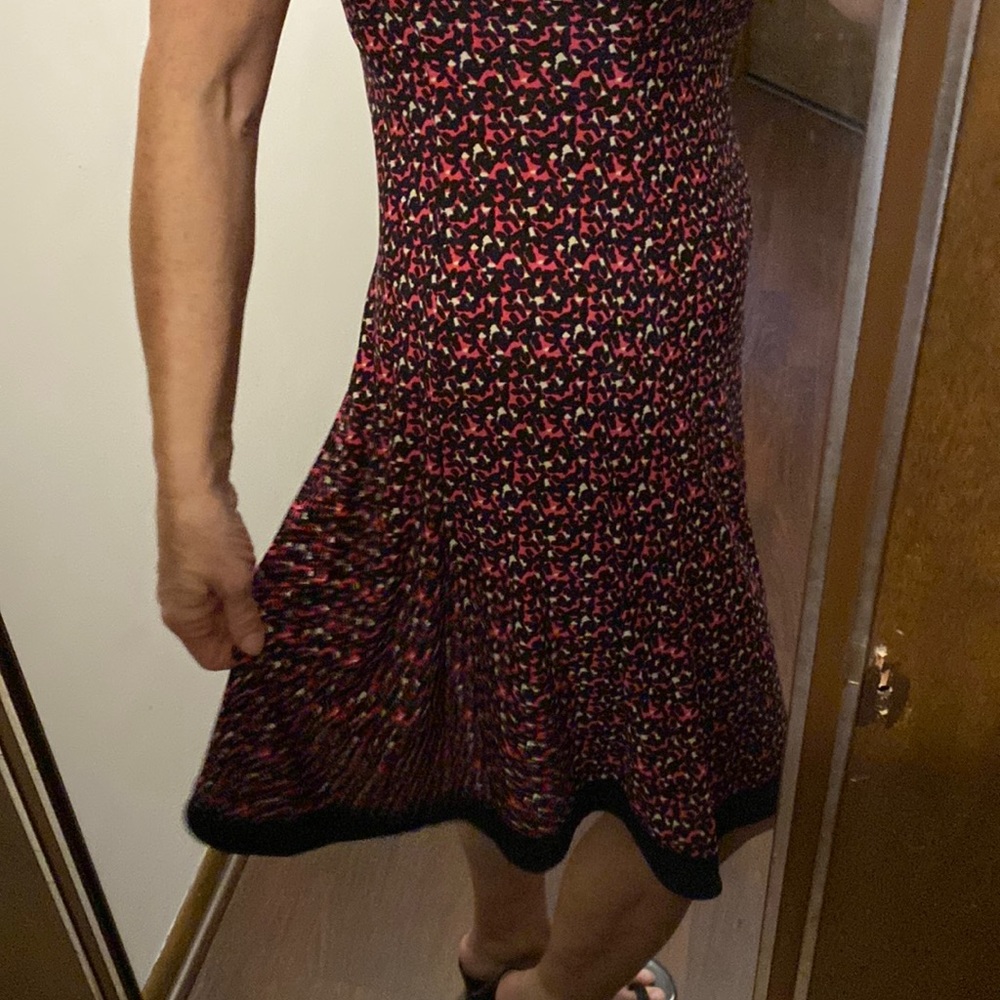 Fun and flowy CHAPS sleeveless dress. Size US medium (M). Cute and comfy! - Picture 3 of 7